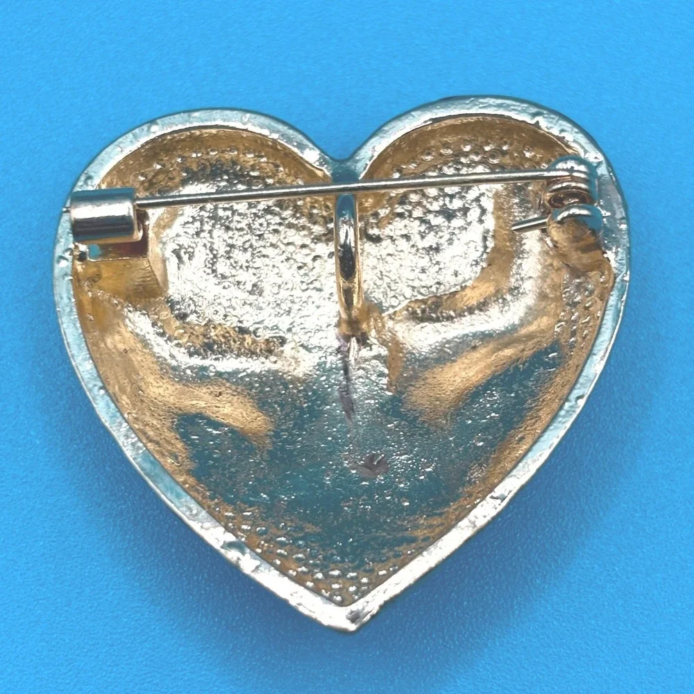 NEW Heart Hands Enamel Pin Brooch Pendent Red Gold Tone Love Friends Gift